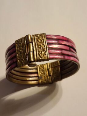 Vintage Pink Mother of Pearl Inlay Brass 5 Row Hinge Pin Latch Bracelet